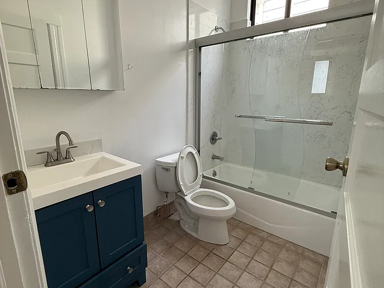 4731 California St — Photo 12