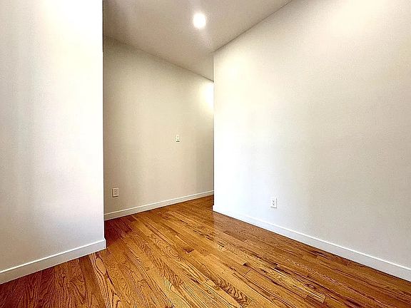 4th image of 3135 Broadway #A1