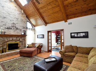 2551 Whiteway Ct, Aurora, IL 60504