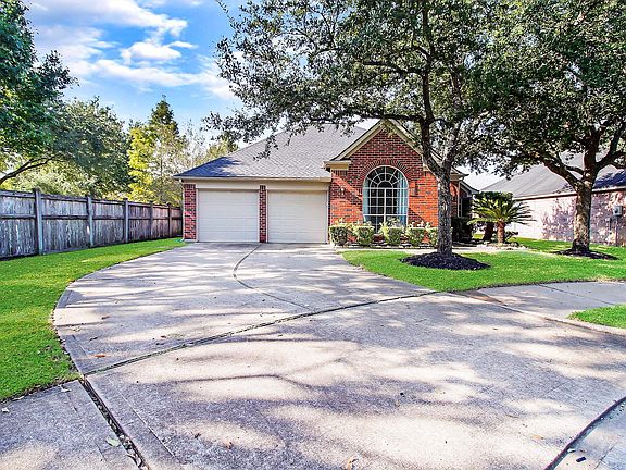 3rd image of 22707 Johndale Ct