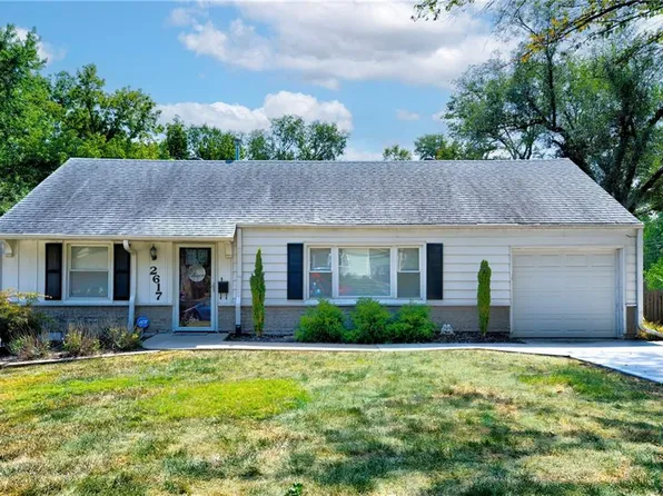 2617 W 76th St, Prairie Village, KS 66208