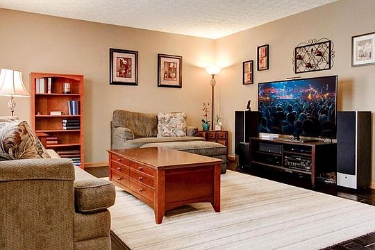 3rd image of 9219 Echo Hill Ct