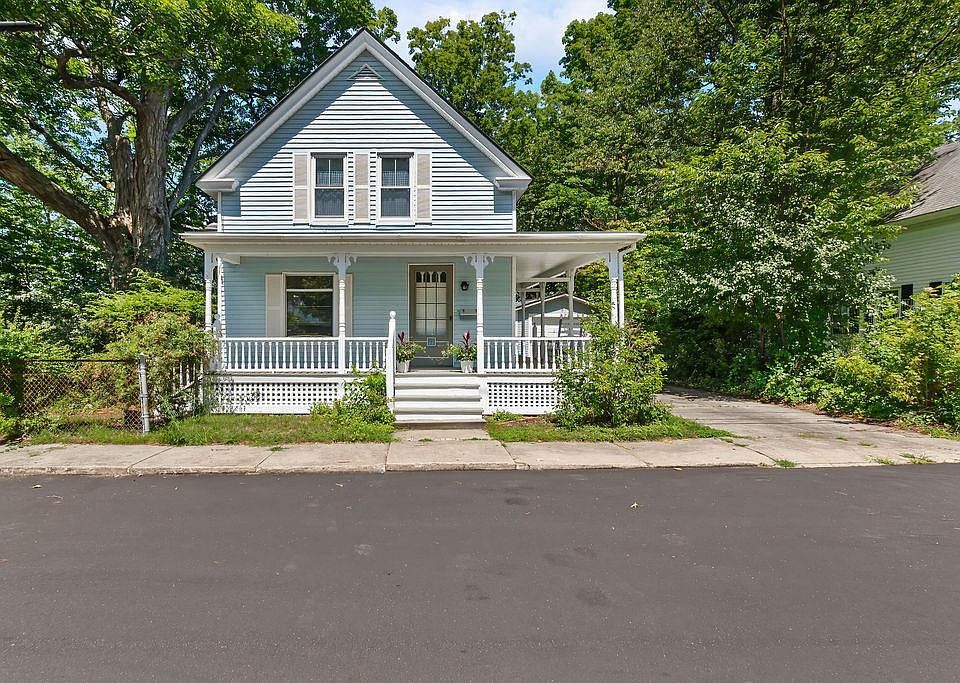 1st image of 11 Edgewood Street