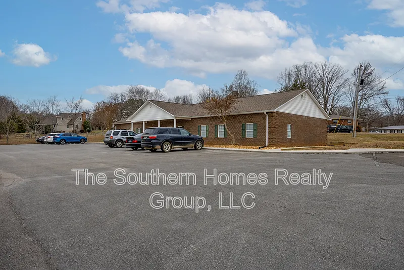 305 Grady Rd #1