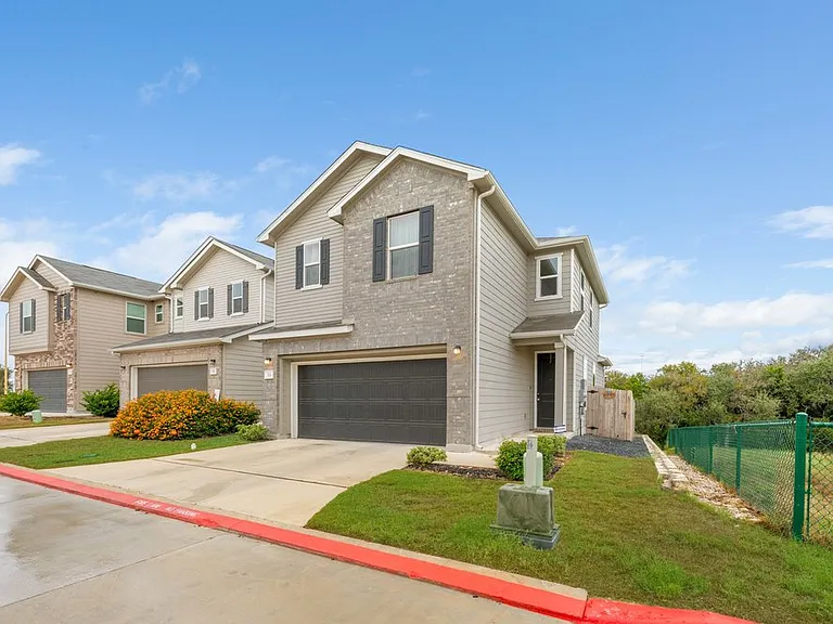 10643 W Military Dr #33 — Photo 32