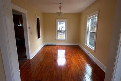 4th image of 207-209 Fletcher St