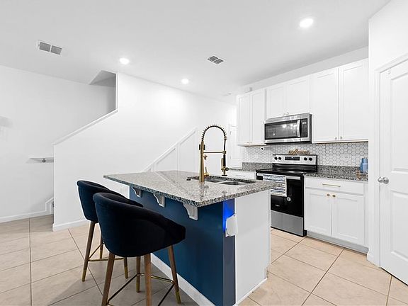 2nd image of 6336 Sailpointe Lane