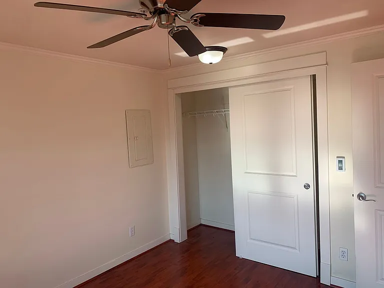 Howard Park Apartments — Photo 33