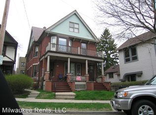 1579 N Warren Ave, Milwaukee, WI 53202