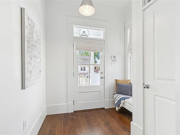 5th image of 3153 Trafalgar St