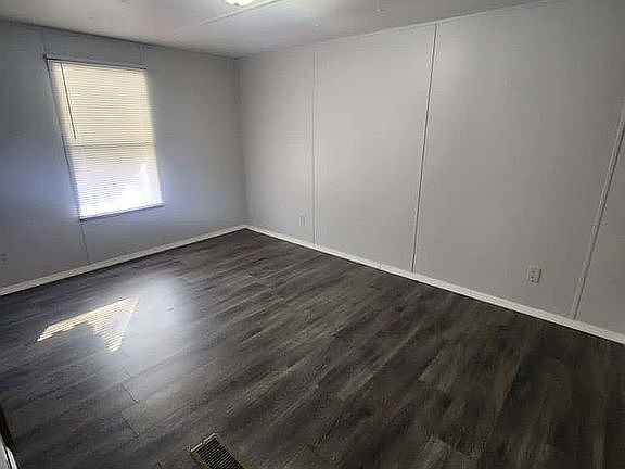 5th image of 670 N Low View Dr
