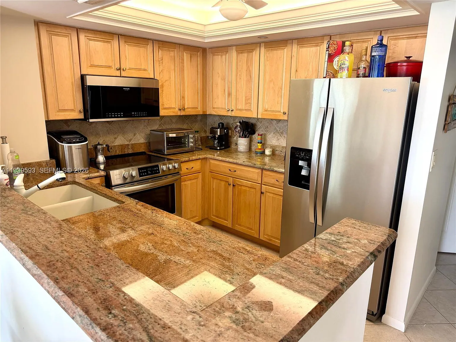 Barclay Beach Club Phase — Photo 3