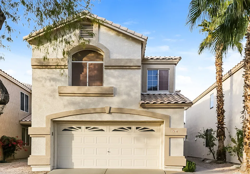 1316 E Thunderhill Pl