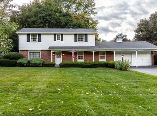 39 Bromley Rd, Pittsford, NY 14534