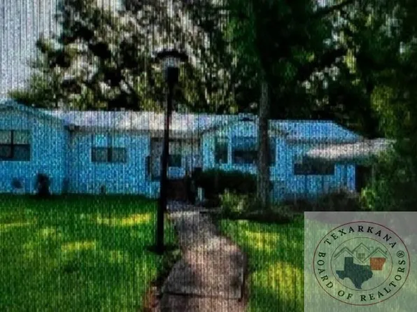 301 Peach St, Mineral Springs, AR 71851