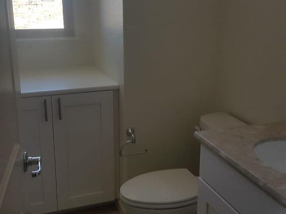 5th image of 203 Siderno Ct
