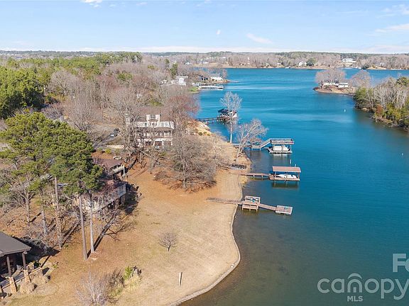 4th image of 4251 Acacia Rd