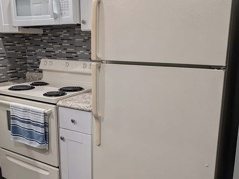 42 Norwich Pl — Photo 12