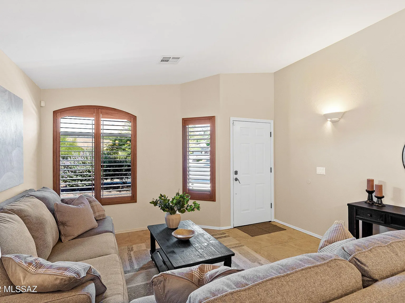 3 bed, 2.0 bath, 1630 sqft, $3,000 — Photo 3