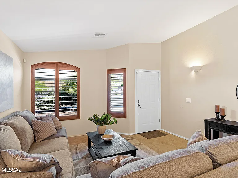 4906 N Sabino Gulch Ct — Photo 3