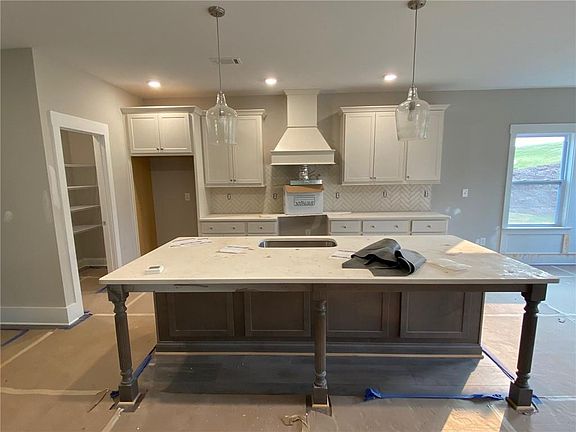 3rd image of 3909 Meadowland Dr