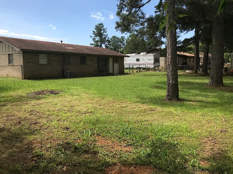 723 Bluebonnet Dr — Photo 4