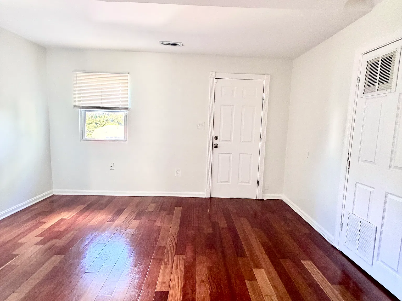 2 bed, 650 sqft, $1,200 — Photo 3