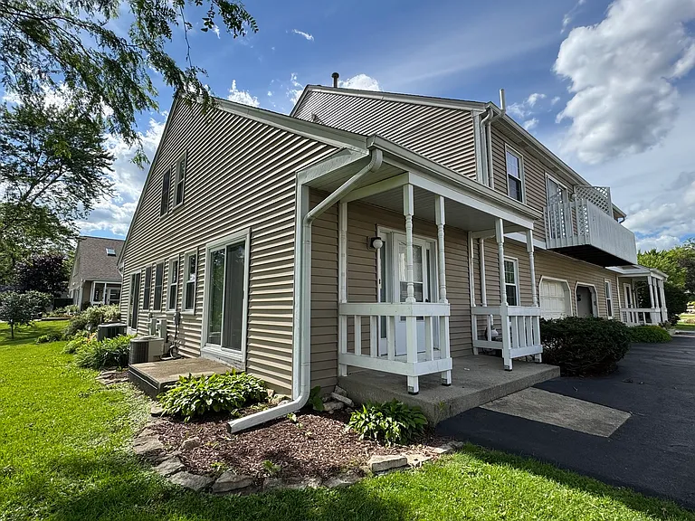 11411 Douglas Ave #C — Photo 21