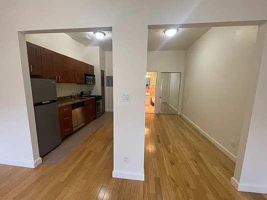 Rented by PMG Real Estate  | media 10