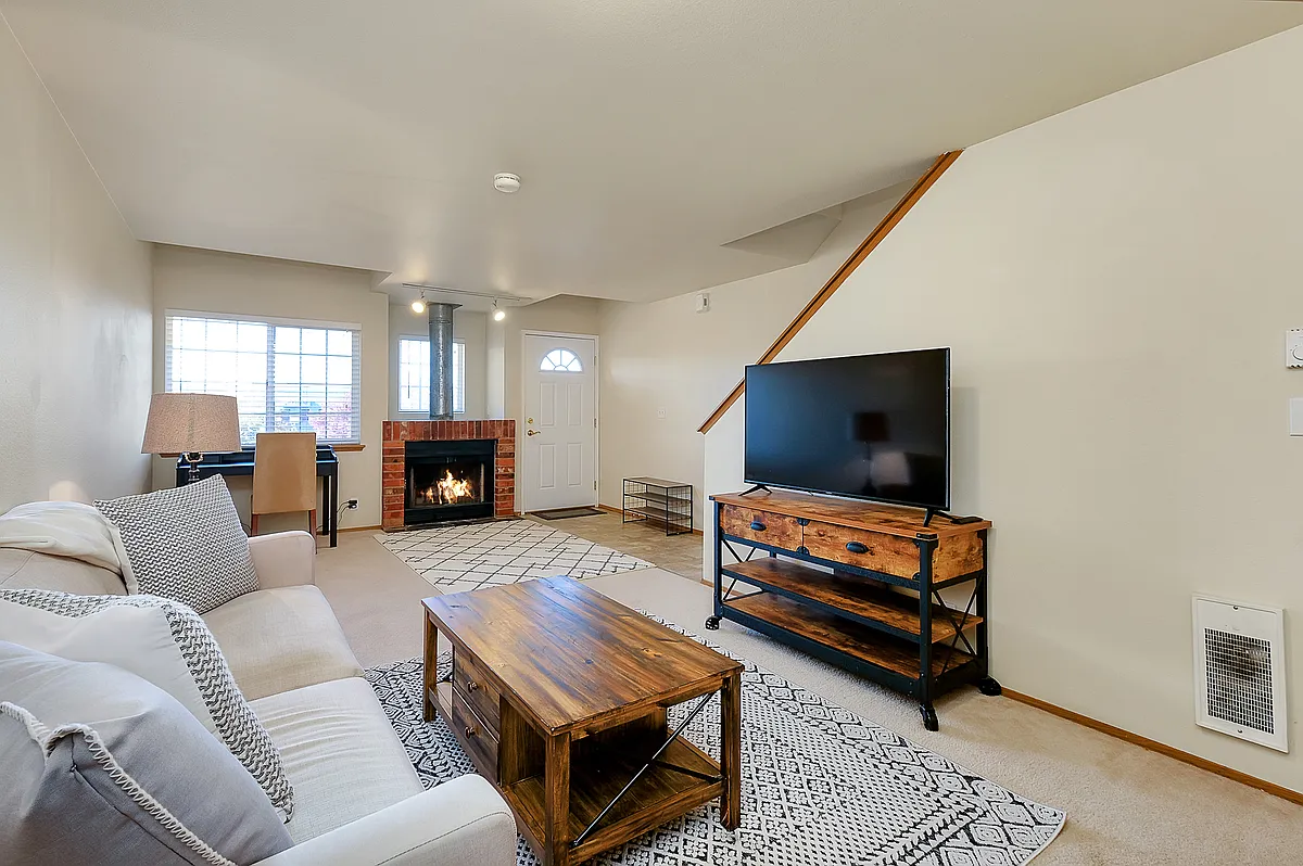 Building Photo - 9910 Trident Ln NW #104