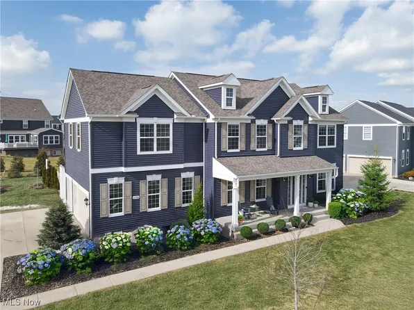 6390 Ridgeline Dr, Hudson, OH 44236