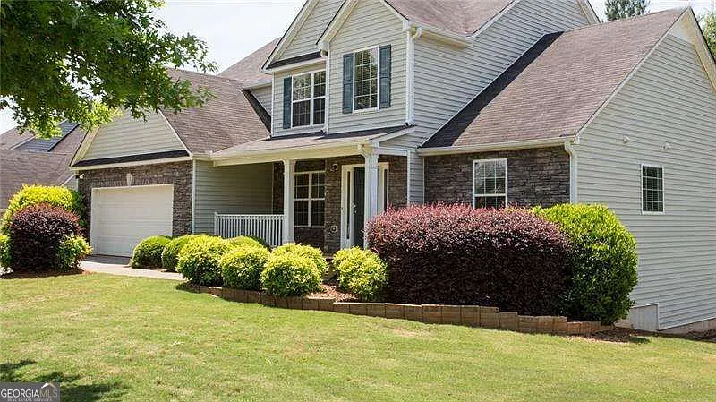 4 bed, 2.5 bath, $2,500 — Photo 4