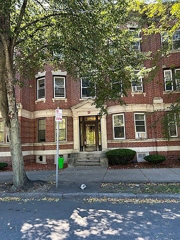 1st image of 1710 Commonwealth Ave APT 3