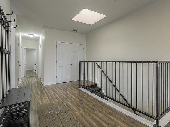 2nd image of 817 Westport Rd #825-E