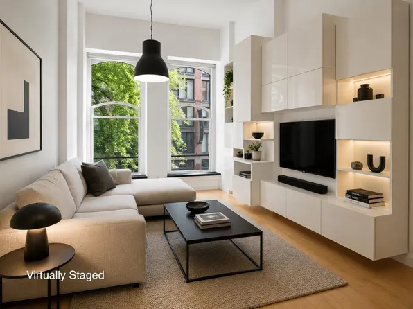 36 Water St #202, Vancouver, BC V6B 0B7