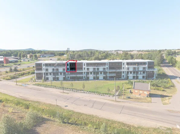 2401 N Lakeshore Blvd Unit 22, Marquette, MI 49855