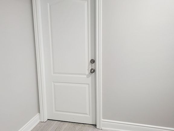 4th image of 18 Bachelor St