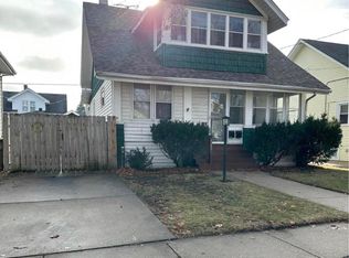 921 71st St #2, Kenosha, WI 53143