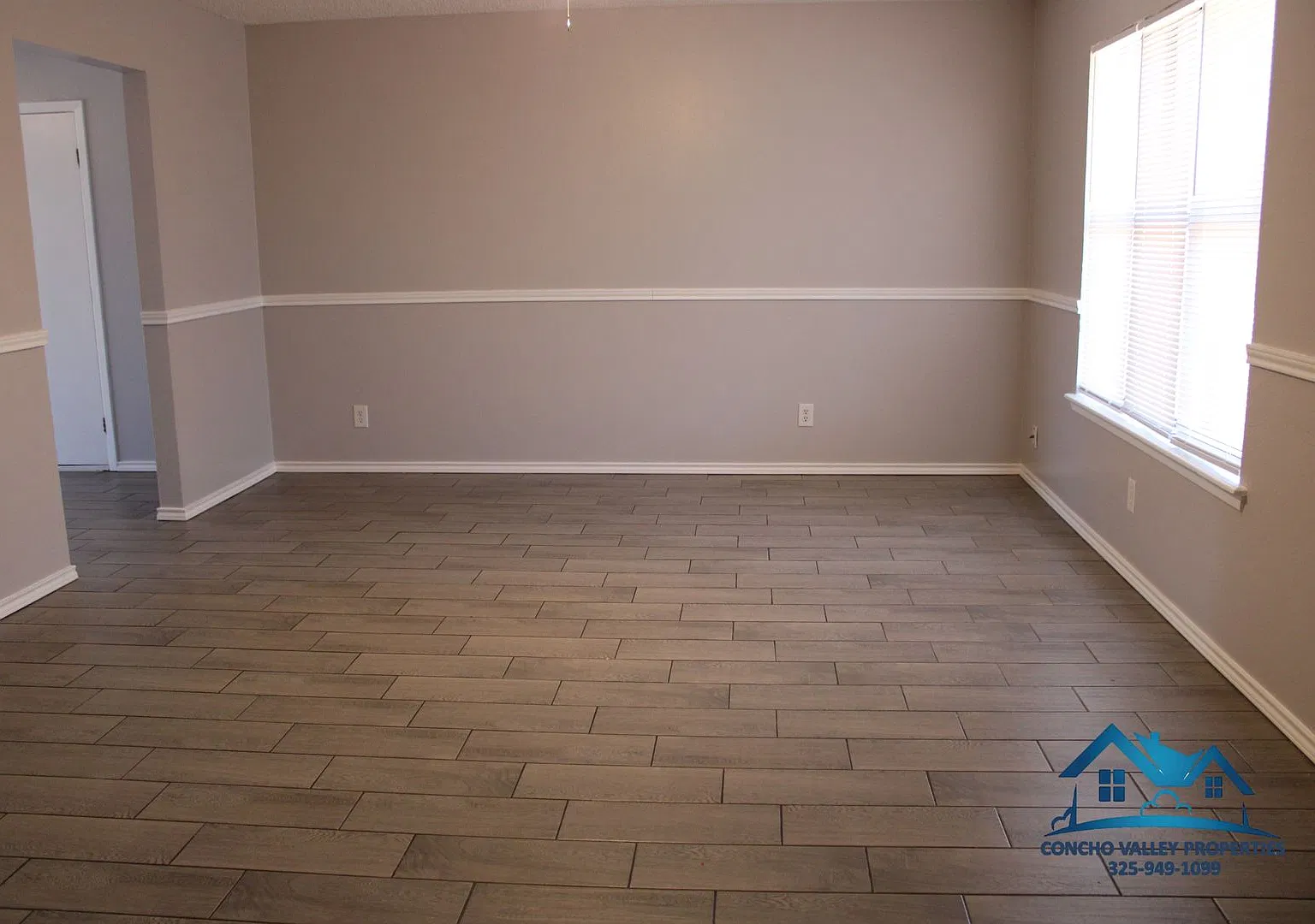 3 Bedroom/ 2 Bathroom by Lake View High School — Photo 2