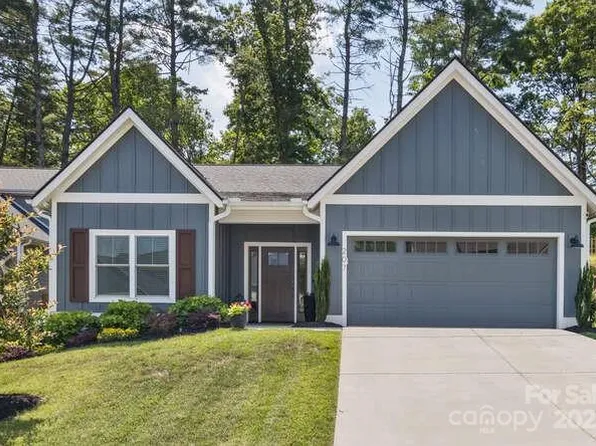 207 Weybridge Dr, Arden, NC 28704