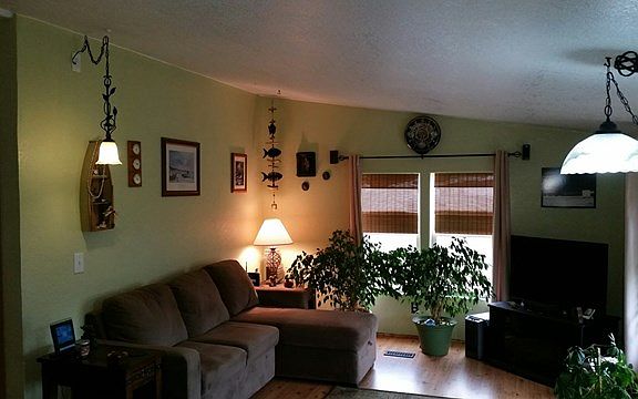 4th image of 40 Harmon St