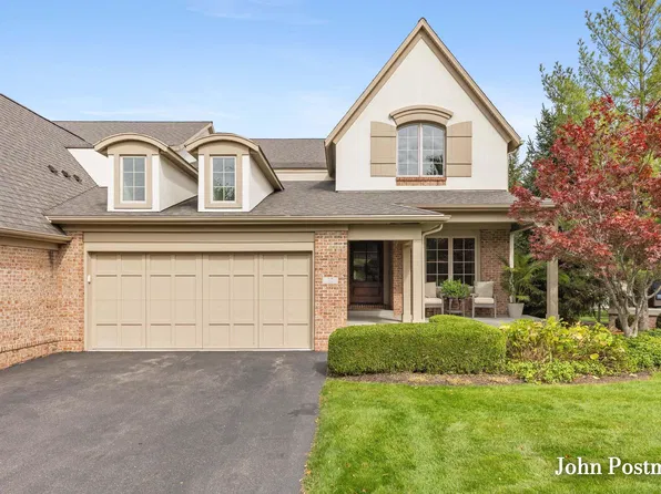 12 Peartree Ln NE, Grand Rapids, MI 49546
