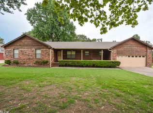 1051 Oak Shadows Dr, Sherwood, AR 72120