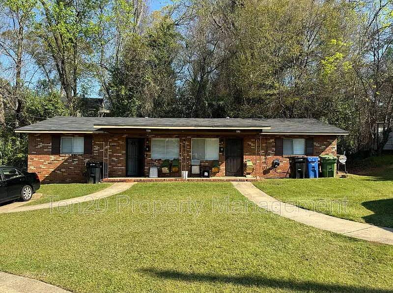 2 bed, 1.0 bath, $800 — Photo 1