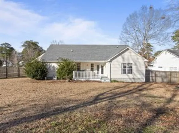 201 Dockside Dr, Jacksonville, NC 28546