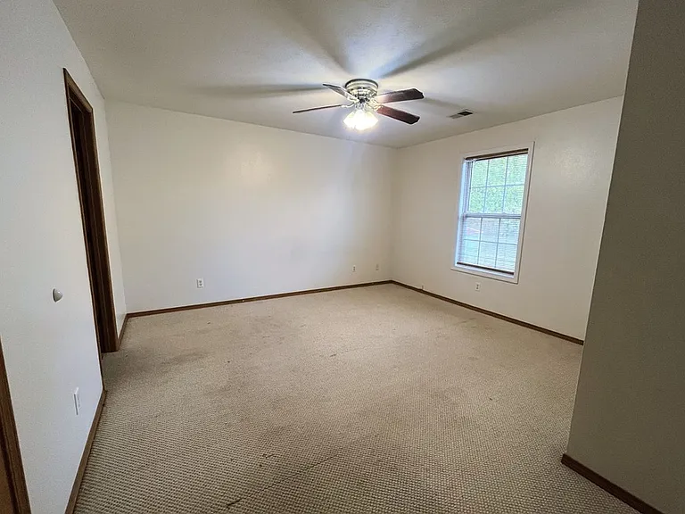 230 Eagle Cir — Photo 6