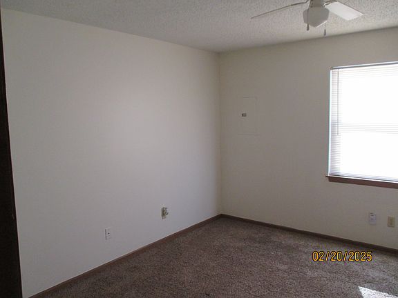4th image of 1011 NE Lindsay Ave APT B