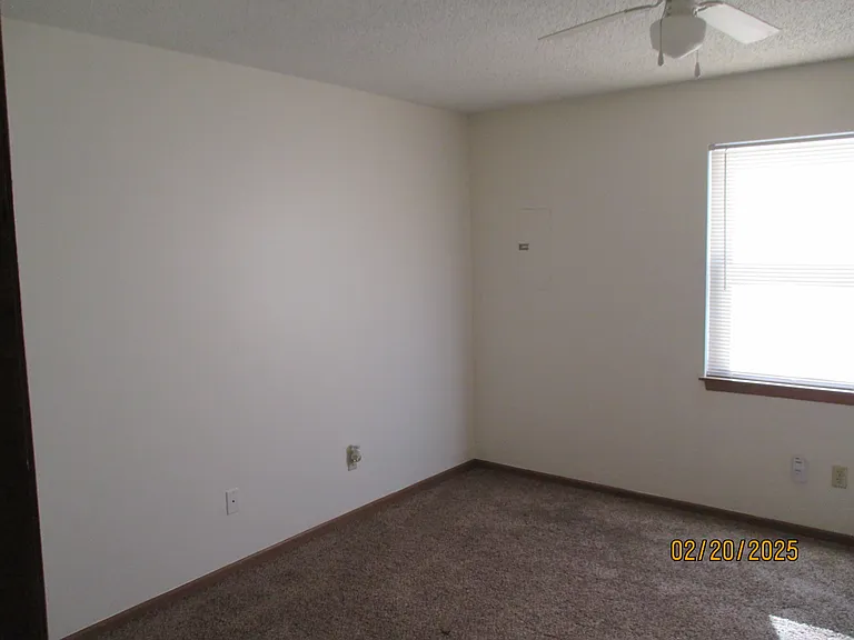 1011 NE Lindsay Ave #B — Photo 4