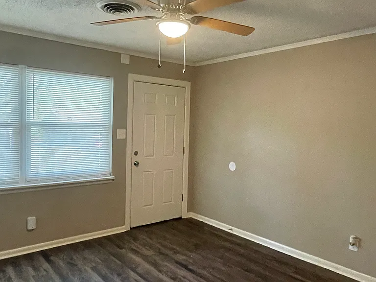 9114 Malabri Dr — Photo 4