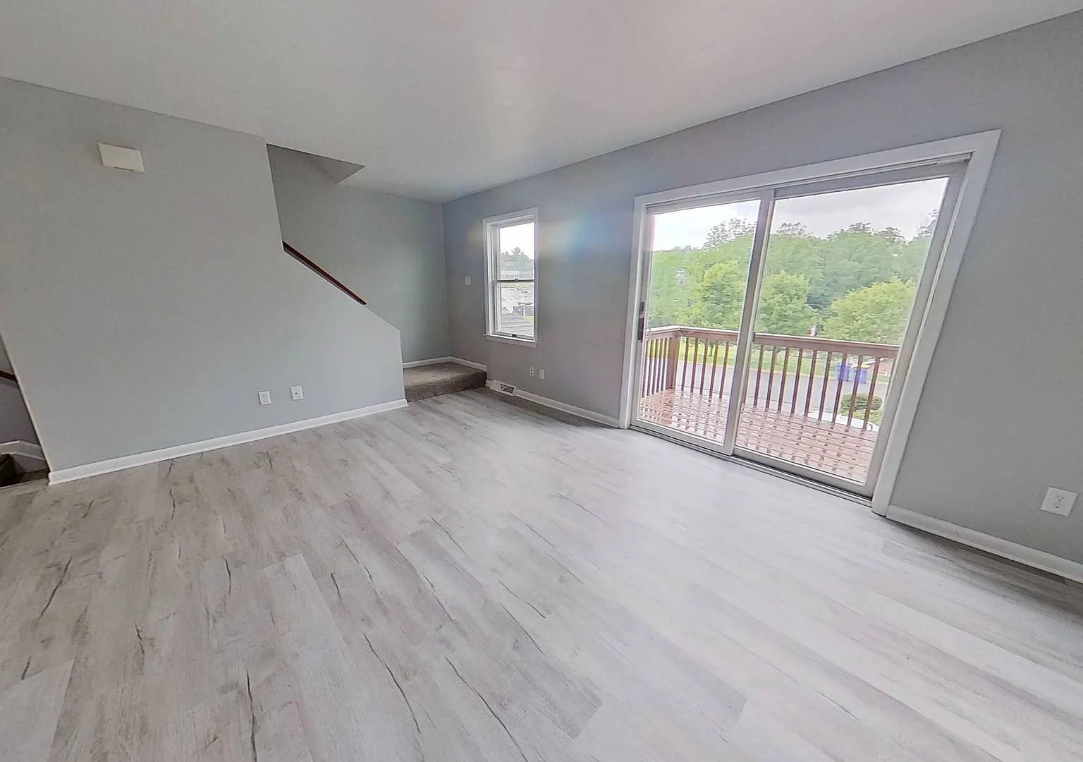 Newly Renovated Townhome in Dallastown — Photo 2